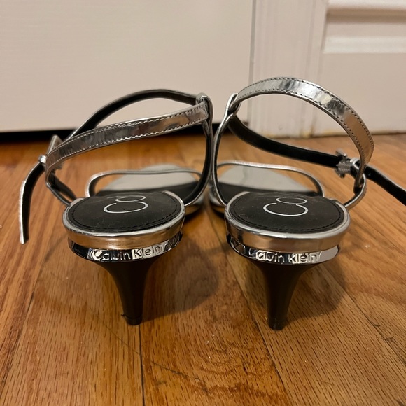 Calvin Klein Modern/ Clean Silver Mirrored Strappy Kitten Sandal Heel - Picture 4 of 10